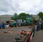 Der Famulus RS14/36 wird als erster auf dem Transporth�nger im AGRA Park verladen.