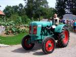 Famulus36(Lizenz DEUTZ), Bj.1956 tuckert mit seinen 36PS bei der Oldtimerausfahrt in M�nsteuer mit; 080810