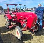 =Porsche Junior steht bei der Oldtimerveranstaltung der OLDTIMERFREUNDE OHMTAL in Dannenrod, 09-2025