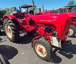 =Porsche Standard steht bei der Oldtimerschau in Wasenberg, 05-2025