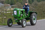 Ritscher Traktor als Teilnehmer bei der Rundfahrt nahe Brachtenbach am Ostermontag.
