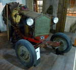 Brummer, deutscher Ackerschlepper, 1-Zyl.Motor mit 1684ccm und 11PS, Baujahr 1937, dieser Prototyp befindet sich im Originalzustand, Traktormuseum Bodensee, Aug.2013