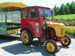 Steyr  15ner  wird im FAMILIENPARADIES AGRARIUM zu Rundfahrten eingesetzt.