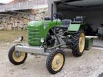 STEYR, Baumustereihe-80 mit einem Hubraum von 1330cm³ bei der täglichen Arbeit; 150314