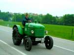 STEYR1800(Bj.1948) kehrt bei tristem Wetter zur�ck von einer  Traktoren-Wallfahrt ; 080517
