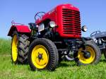 STEYR182; Baujahr 1959; wurde aufgrund der roten Lackierung gerne auch als    36PS Exportmodell  bezeichnet; 110821