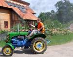 Steyr80 wurde ein bisschen  aufgemozzt  und qualmt nun auf der Oldtimerrundfahrt in M�nsteuer seine Runden; 080811