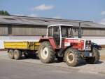 STEYR8100 einer Baufirma wartet den Feierabend am Messegl�nde in Ried i.I.
