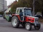 STEYR8070 hat soeben mit seiner Ladeschaufel das letzte Mostobst beim Lagerhaus Ried i.I.