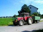 STEYR8130 f�hrt mit einem Tandemkipper auf einem G�terweg Richtung Hohenzell;080814