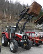 =Steyr steht im April 2019 bei einem Landmaschinenhändler in Siegsdorf