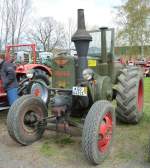 Ursus steht bei der Oldtimerausstellung der Traktor-Oldtimer-Freunde Wiershausen, April 2012