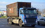 ALBA Recycling GmbH mit einem VOLVO FM 460 EURO5 Abrollkipper am 23.11.22 Berlin Marzahn.