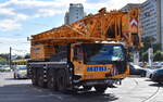MOBI-HUB - Mobile-Hubtechnik Kranarbeiten und Transporte GmbH mit einem LIEBHERR LTM 4-Achser Fahrzeugkran am 15.09.23 Berlin Marzahn Richtung Betriebshof.