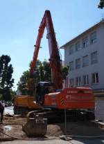 Hitachi Zaxis 350C von  WEIDER-Erdarbeiten  eingesetzt auf einer Abrißbaustelle in Fulda im Juni 2015