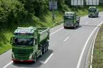 Volvo Kippersattelzug von Addor Gstaad der am 28.6.24 (zum zweiten mal) unterwegs zum Trucker Festival ist auf der A8 in Matten b. Interlaken.