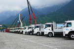 Diverse Fahrzeuge von BauMat und Daepp Beton am 24.6.17 am Trucker Festival in Interlaken.