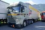 MB Actros Sattelschlepper von Camion Transport am 26.6.22 beim Trucker Festibal Interlaken.