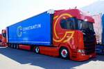 Ein Scania Sattelzug von Constantin am 27.6.26 beim Trucker Festival in Interlaken.
