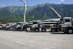Mehrere MAN Betonmischer von Daepp Beton am 26.6.22 beim Trucker Festival Interlaken.