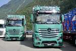 Zwei MB Actros von Gisler Schattdorf die am 14.7.24 beim Trucker Treffen in Ambri stehen.