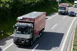 Ein weiterer Renault von Hadorn Forst am 28.6.24 auf dem Weg zum Trucker Festival auf der A8 in Interlaken.