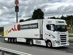 Ein Scania Sattelzug von Krummen Kerzers am 11.9.25 beim Grauholz.