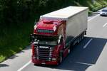 Scania Sattelzug von Matti Gstaad auf dem Weg zum Trucker Festival am 28.6.24 auf der A8 in Matten b. Interlaken.