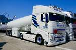 Ein Volvo Tanksattelzug von Morand am 27.6.26 beim Trucker Festival in Interlaken.