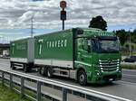 Ein MB Actros Hängerzug von Travwco am 11.9.25 beim Grauholz.