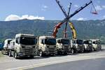 Diverse Scania Tieflader und Transportfahrzeuge von Von Bergen Unterbach am 26.6.22 beim Trucker Festival Interlaken.