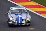 PORSCHE 911 von 1965, Häufige Blechschäden gabs beim Spa Six Hours Classc am 1.10.2022 bei Regen, 