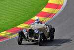 #26, FRAZER NASH  Super Sports, von 1928, im Jenks Trophy Rennen (Frazer Nash Car Club), ein historisches Automobilrennen f�r Vorkriegsfahrzeuge des britischen Herstellers Frazer Nash auf dem  Circuit de Spa-Francorchamps, Rahmenprogramm der Spa 6h Classic 2026. Aufnahme am 27.9.2026 von der neuen gro�en Trib�ne mit guter Sicht �ber: Raidillion, Eau Rouge und die Einfahrt der Boxengasse.