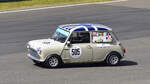  Austin Mini Cooper (1964), Historic Championship`65, gefahren werden Sprintrennen mit einer Renndauer von 2 x 30 Minuten bis 2 x 40 Minuten (je Veranstaltung).
Zugelassen sind Fahrzeuge der Kategorie GT, Tourenwagen und zweisitzige Rennsportwagen d ...