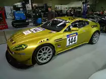 Aston Martin V 12 Vantage Coupé auf der International Motor Show in Luxemburg, aufgenommen 24.11.2013