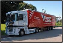 Ein  M A G N U M  mit 500PS: Ein Renault MAGNUM der neusten Generation der Spedition VGEL aus Bludesch/Voralberg auf dem Rasthof Sauerland-West.(08.09.2008)