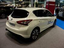 Nissan Pulsar von hinten. Foto: 08.11.2014 Auto Zürich 2014 Show.