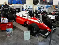 Ein Formel 1 Wagen am 11.11.14 im Technik Museum Sinsheim 