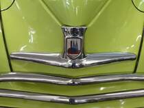 Ford Werke AG Kln, Khleremblem am Oldtimer-PKW Ford Taunus Spezial, Baujahr 1950, Nov.2014