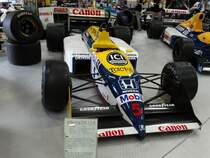 Ein Formel 1 Wagen am 11.11.14 im Technik Museum Sinsheim