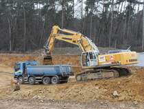Liebherr R 964C Litronic aufgenommen am 24.02.2009 auf einer Baustelle in der Nähe des Flughafens Luxembourg