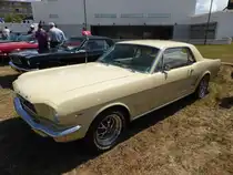 Ford Mustang beim Mustang-Treffen (50 Jahre Mustang) in Mondorf am 15.06.2014