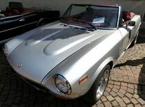 Fiat 124 Spider, 4-Zyl.Motor mit 2000ccm und 103PS, Baujahr 1983, Waldkircher Sonntag, Juli 2014