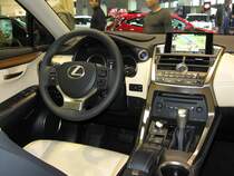 Der neue Lexus NX300h (Interieur), sitzprobe auf dem Auto Zürich 2014.