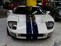 Ein Ford GT am 22.11.14 im Technik Museum Sisnheim