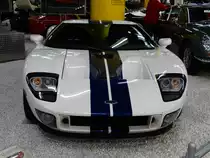 Ein Ford GT am 22.11.14 im Technik Museum Sisnheim