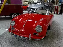 Ein alter Porsche 356 am 22.11.14 im Technik Museum Sinsheim 
