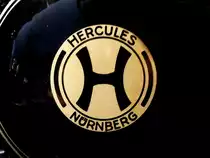 Hercules-Werke AG N�rnberg, Tankemblem an einem Oldtimer-Motorrad, die Firma bestand von 1903-90, Nov.2014