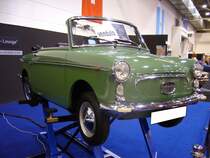 Autobianchi Bianchina Cabriolet. 1960 - 1968. Die Technik der Bianchina basiert auf der des Fiat Cinquecento (500). Der 2-Zylindermotor leistet aus 479 cm³ Hubraum 15 PS bzw. aus 500 cm³ Hubraum 22 PS. Essen-Motor-Show am 05.12.2014.