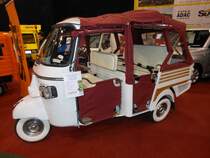 Piaggio Ape Calessino auf einer Automesse in Trier am 14.01.2012